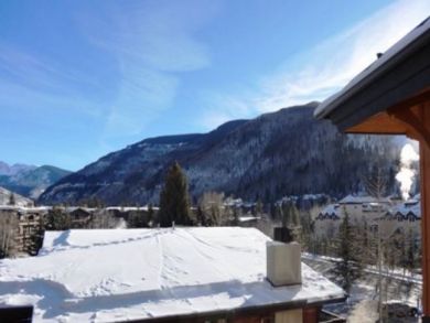 One Bedroom 1.5 Bathroom Vacation Ski Condo