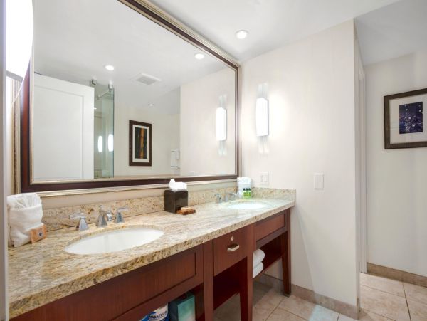 2 Bedroom Luxury Living Stunning Interior & Views