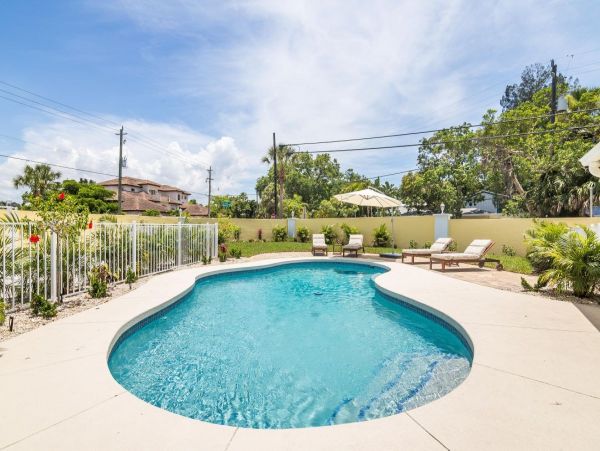 Siesta Key 3 Bedroom 3 Bathroom Home Sleeps 10 Private Pool