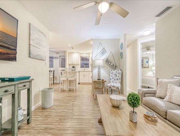 Luxury Duplex in Siesta Key with 3 Bedrooms and Private Pool - Walk to beach