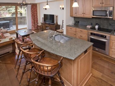 Vail Vacation Condo Sleeps Four Guests Vail Vacation Condo Sleeps Four Guests