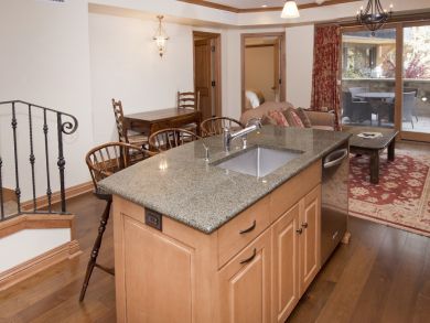 Vail Vacation Condo Sleeps Four Guests Vail Vacation Condo Sleeps Four Guests