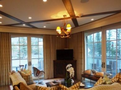 Luxury Vail Three Bedroom Upscale Condo Mountain View Deck