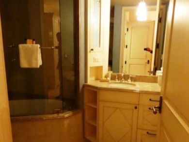 Luxury Vail Three Bedroom Upscale Condo Mountain View Deck