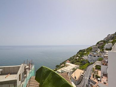 Private villa sleeps 6 in Praiano with pool by the Sea