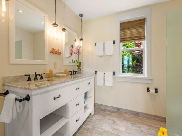 Four Bedroom Beautiful Island Retreat Walk to Beach in Poipu
