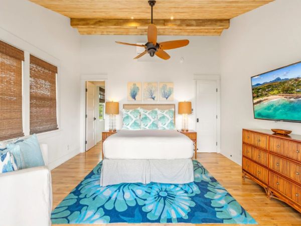 Four Bedroom Beautiful Island Retreat Walk to Beach in Poipu