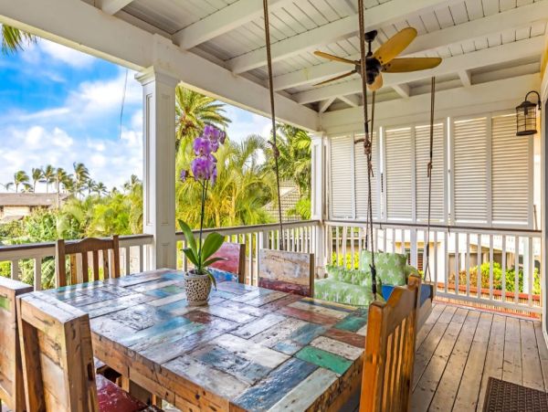 Four Bedroom Beautiful Island Retreat Walk to Beach in Poipu