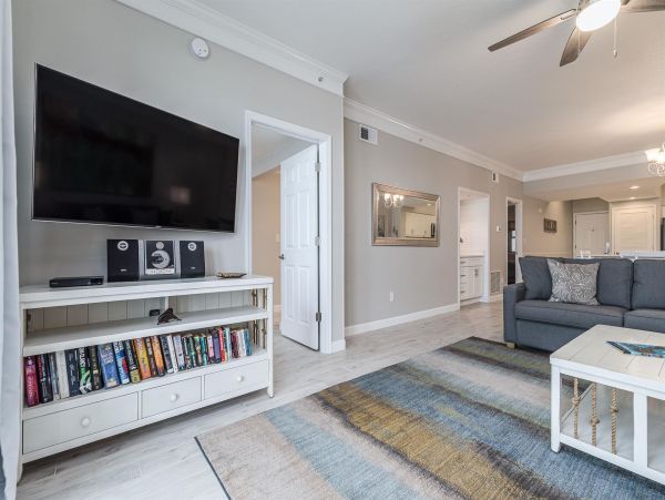 Vacation Beach Condo with Two Bedrooms and Sleeps 6 Guests