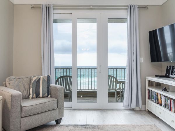 Vacation Beach Condo with Two Bedrooms and Sleeps 6 Guests