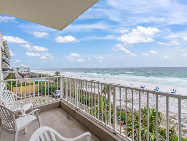 Vacation Beach Condo with Two Bedrooms and Sleeps 6 Guests