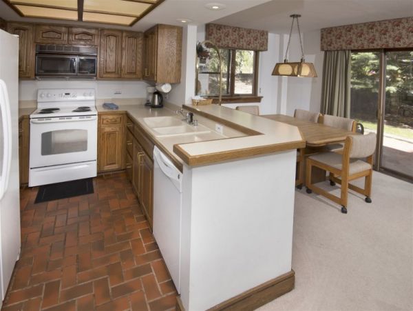 Walk to Lift 2 Bedroom Value Vacation Condo in Vail