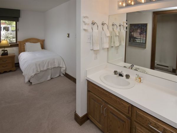 Walk to Lift 2 Bedroom Value Vacation Condo in Vail