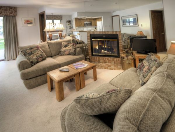Walk to Lift 2 Bedroom Value Vacation Condo in Vail