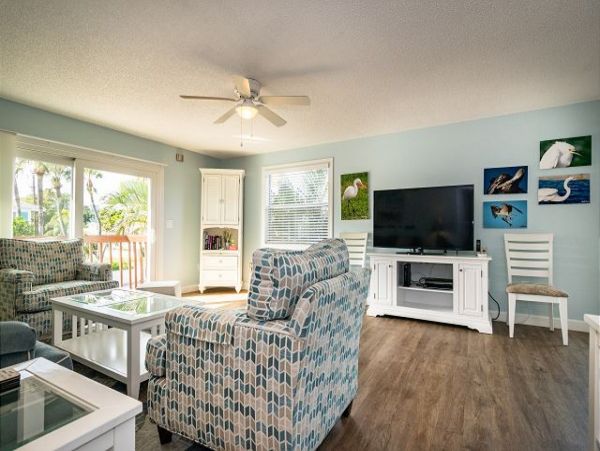 Close to Beach! Holmes Beach Vacation Rental w/Private Pool!
