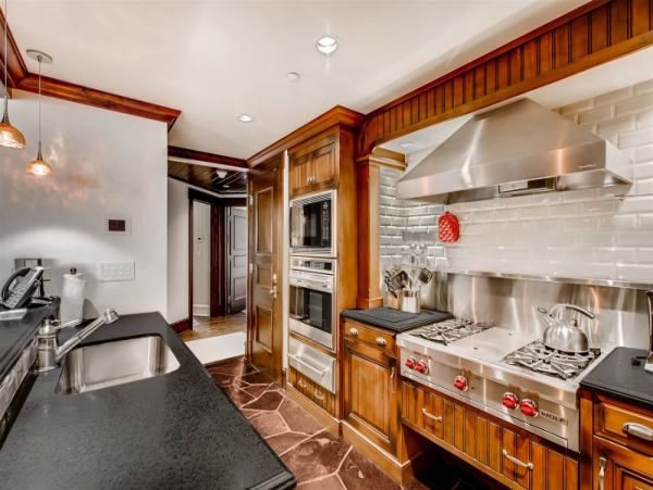 Contemporary Private Three Bedroom Residence In Vail