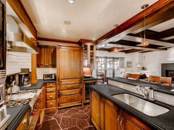 Contemporary Private Three Bedroom Residence In Vail