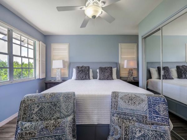 Captiva Beautiful 4 Bedroom Rental Plus Loft with Bay Views