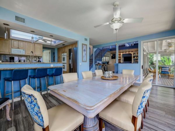 Captiva Beautiful 4 Bedroom Rental Plus Loft with Bay Views