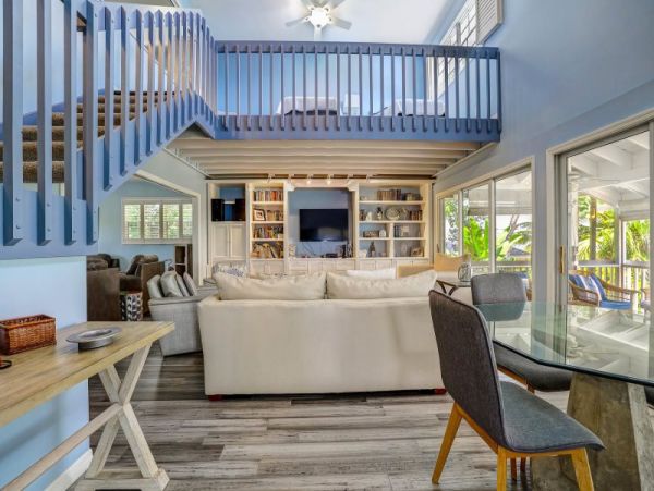 Captiva Beautiful 4 Bedroom Rental Plus Loft with Bay Views