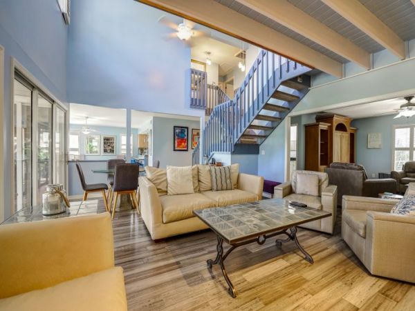 Captiva Beautiful 4 Bedroom Rental Plus Loft with Bay Views