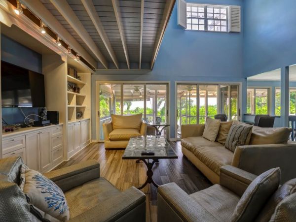 Captiva Beautiful 4 Bedroom Rental Plus Loft with Bay Views