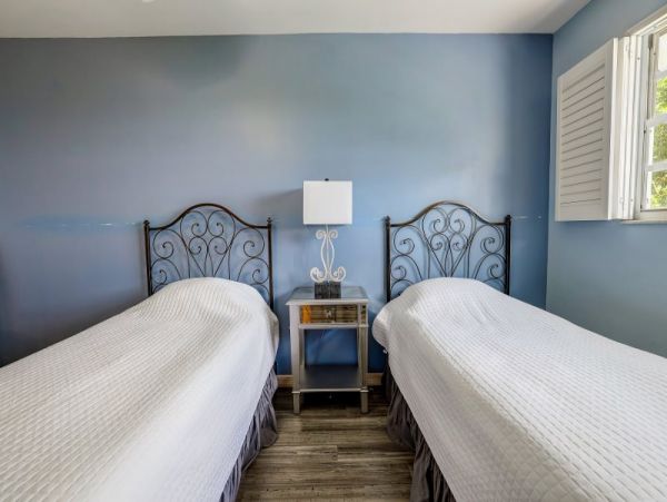 Captiva Beautiful 4 Bedroom Rental Plus Loft with Bay Views