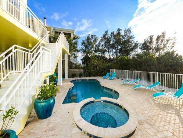 Amazing Anna Maria Beach House that Sleeps Eight Guests