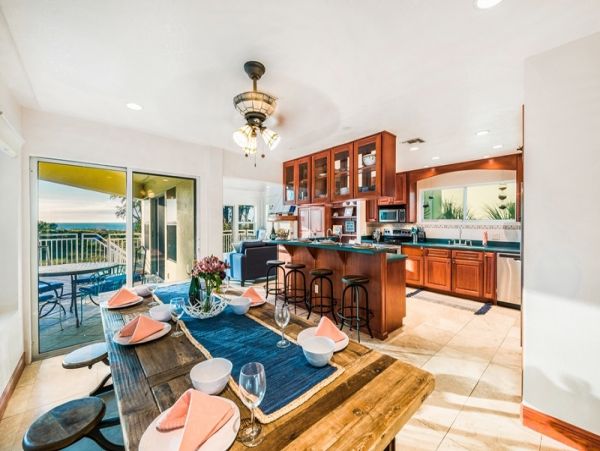 Amazing Anna Maria Beach House that Sleeps Eight Guests