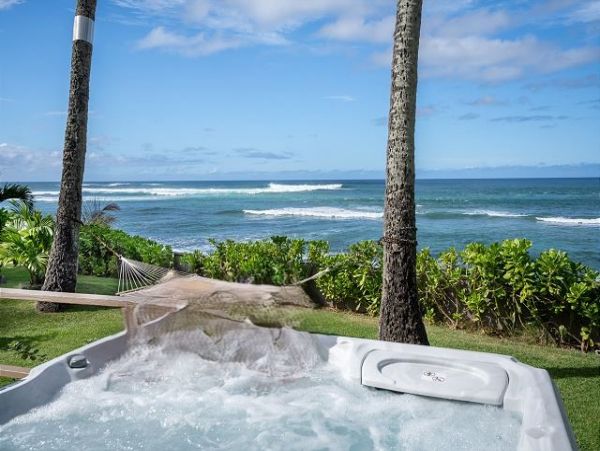 Spacious Vacation Family Home in Haleiwa Near Turtle Beach