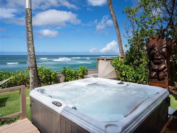 Spacious Vacation Family Home in Haleiwa Near Turtle Beach
