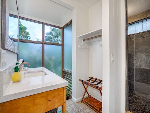 Spacious Vacation Family Home in Haleiwa Near Turtle Beach