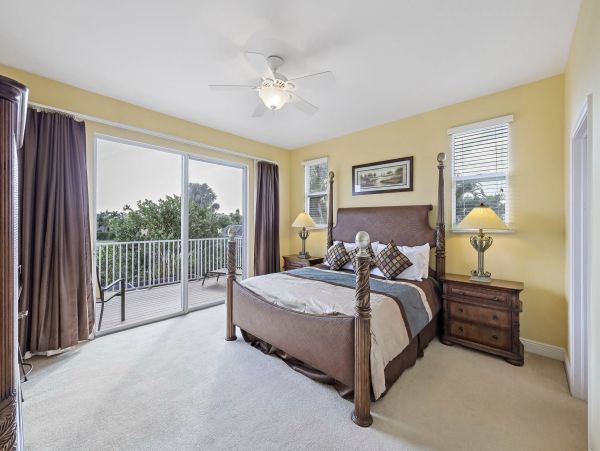 5 Bedroom Plus Den Home in Marco Stunning Island Rental