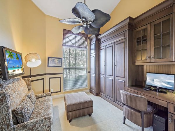 5 Bedroom Plus Den Home in Marco Stunning Island Rental