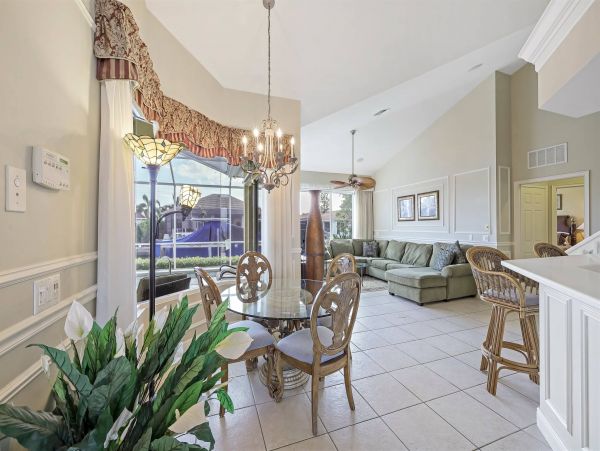 5 Bedroom Plus Den Home in Marco Stunning Island Rental