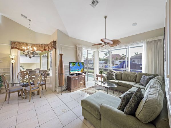 5 Bedroom Plus Den Home in Marco Stunning Island Rental