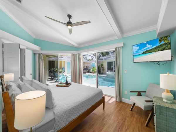Marco Island 3 Bedroom Vacation Home with Private Caged Pool