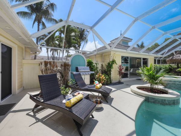 Marco Island 3 Bedroom Vacation Home with Private Caged Pool