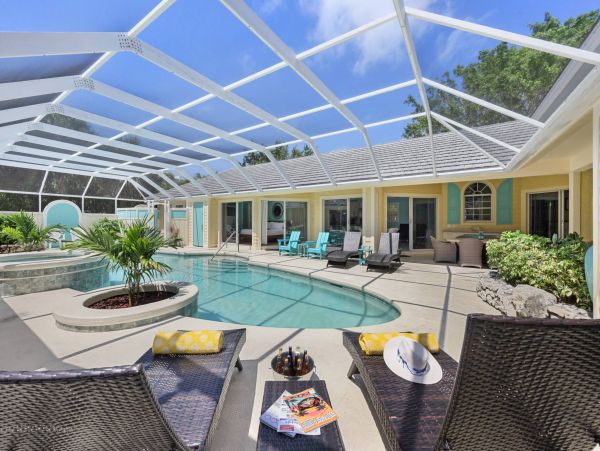 Marco Island 3 Bedroom Vacation Home with Private Caged Pool