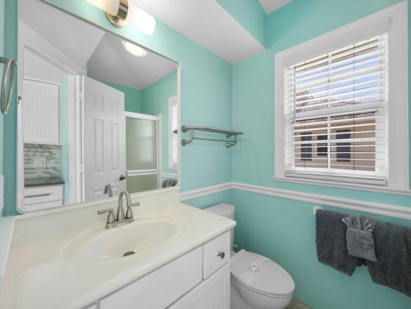 Marco Island 3 Bedroom Vacation Home with Private Caged Pool