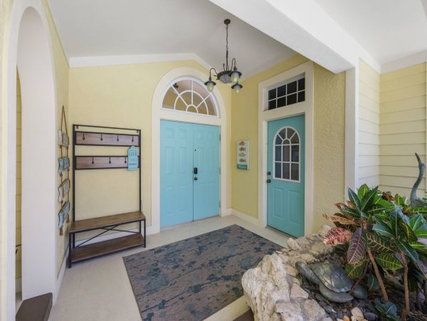 Marco Island 3 Bedroom Vacation Home with Private Caged Pool