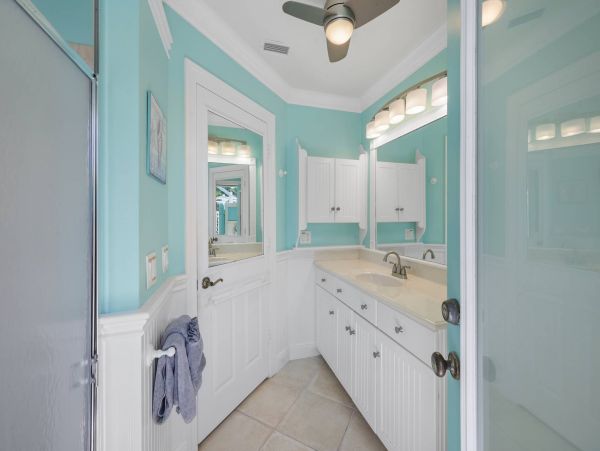 Marco Island 3 Bedroom Vacation Home with Private Caged Pool