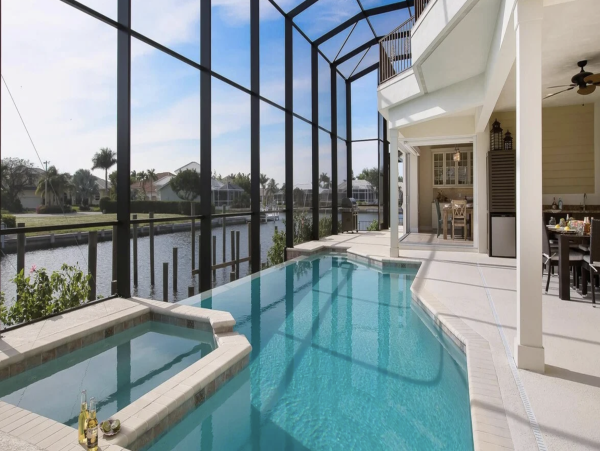 Elegant Marco Island Manor: Infinity Pool, Media Room, Bikes