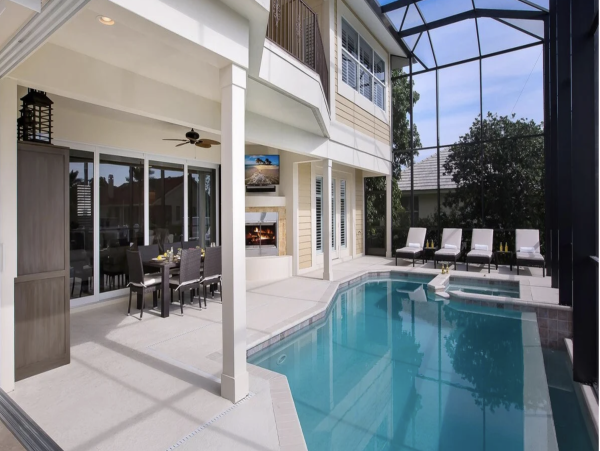 Elegant Marco Island Manor: Infinity Pool, Media Room, Bikes