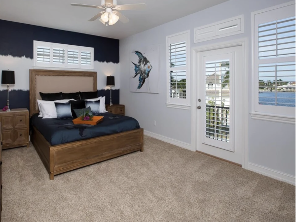 Elegant Marco Island Manor: Infinity Pool, Media Room, Bikes