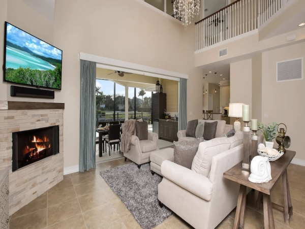 Elegant Marco Island Manor: Infinity Pool, Media Room, Bikes