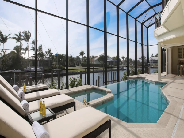 Elegant Marco Island Manor: Infinity Pool, Media Room, Bikes