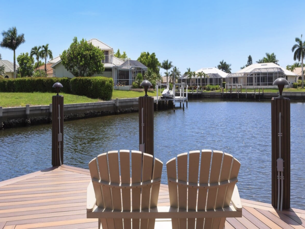 Elegant Marco Island Manor: Infinity Pool, Media Room, Bikes