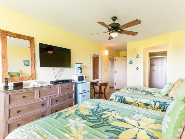 Kihei 3/3 Condo Sleeps 10
