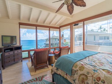 Great Value Oceanfront One Bedroom Vacation Condo in Kapalua